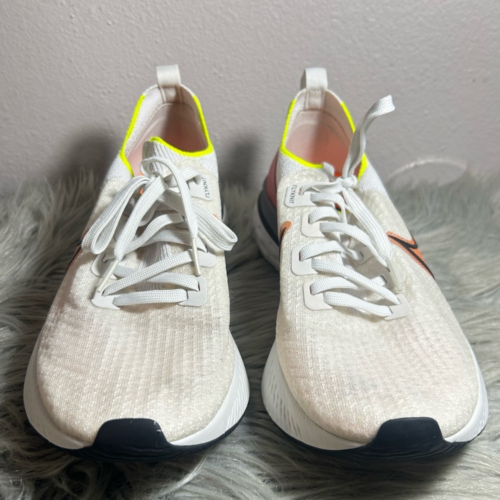 Nike React Infinity Run 'Platinum Tint Pink Blast' White Sneaker Sz 10 - Picture 3 of 11